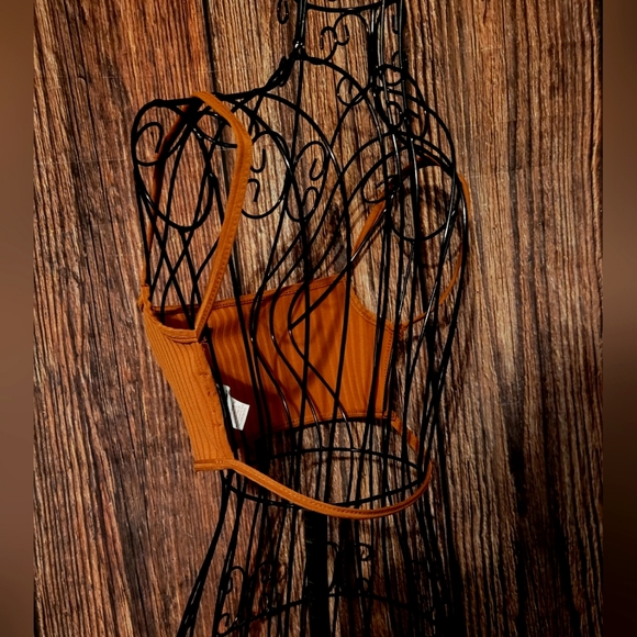 Pretty Little Thing Bandeau - Picture 4 of 10